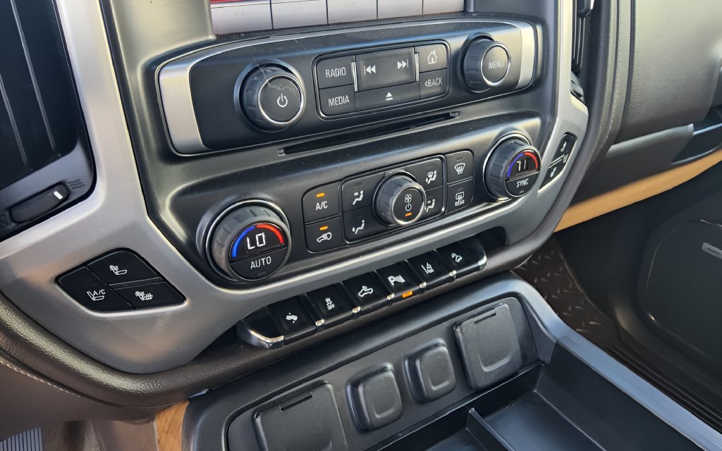 Used 2014 GMC Sierra 1500 SLT w/ SLT Crew Cab Value Package AWD/4WD image 13