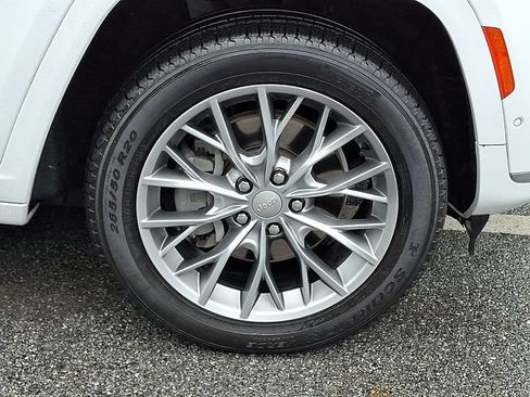 Used 2022 Jeep Grand Cherokee L Summit w/ Advanced Protech Group IV AWD/4WD image 8