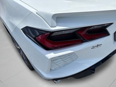 Used 2022 Chevrolet Corvette Stingray Preferred Cpe w/ Engine Appearance Package RWD image 32
