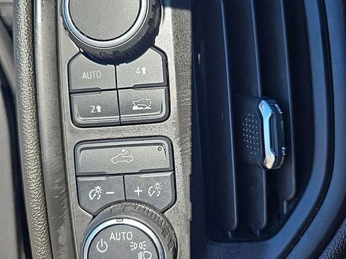 Used 2023 Chevrolet Silverado 1500 Custom image 13