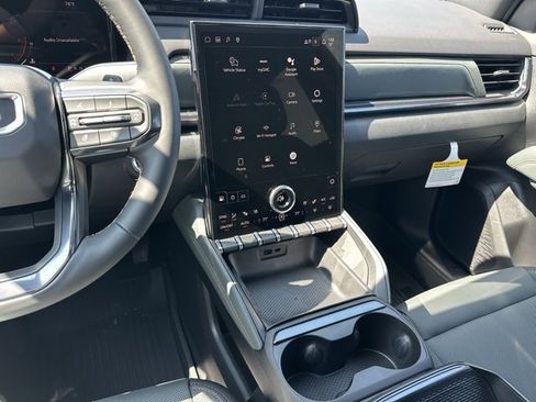 New 2026 GMC Terrain AT4 w/ Convenience Package III image 19