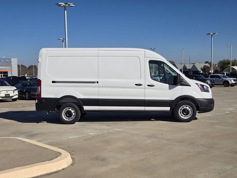 New 2026 Ford Transit 250 148 Medium Roof w/ Load Area Protection Package RWD image 7