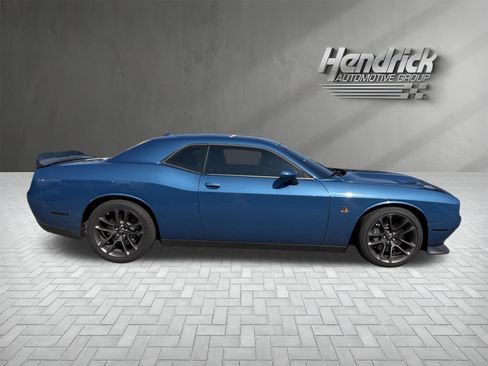 Used 2022 Dodge Challenger R/T Scat Pack RWD image 10