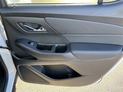 Used 2023 Chevrolet Traverse LT w/ Midnight/Sport Edition image 19