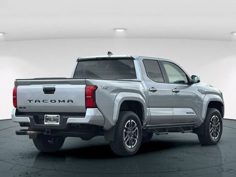 Used 2024 Toyota Tacoma TRD Sport AWD/4WD image 7
