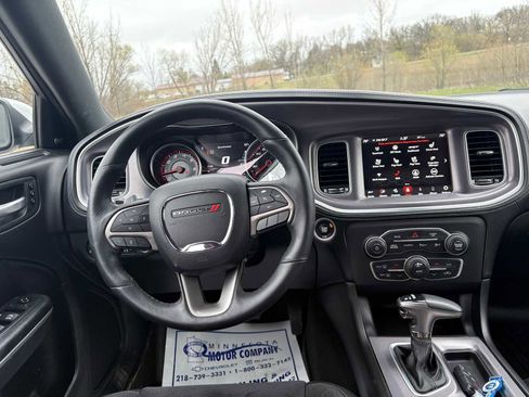 Used 2019 Dodge Charger Scat Pack w/ Dynamics Package RWD image 10
