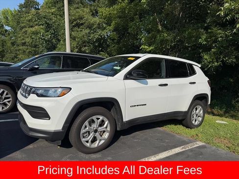 Used 2025 Jeep Compass Sport AWD/4WD image 9