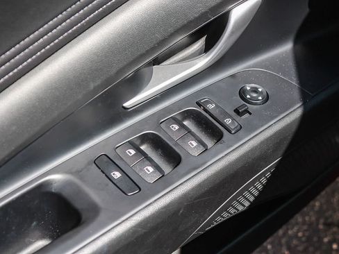Used 2024 Hyundai Elantra Limited FWD image 25