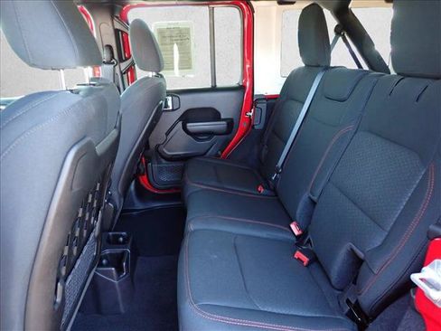 Used 2021 Jeep Wrangler Unlimited Rubicon AWD/4WD image 9