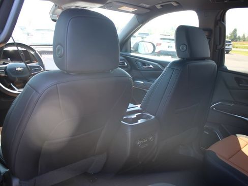 New 2027 Chevrolet Traverse Z71 w/ Enhanced Driving Package AWD/4WD image 28