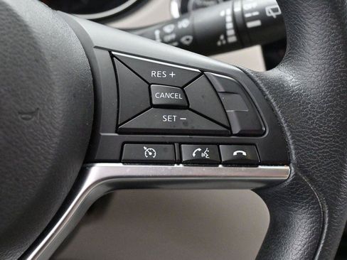 Used 2017 Nissan Rogue Sport SV FWD image 19