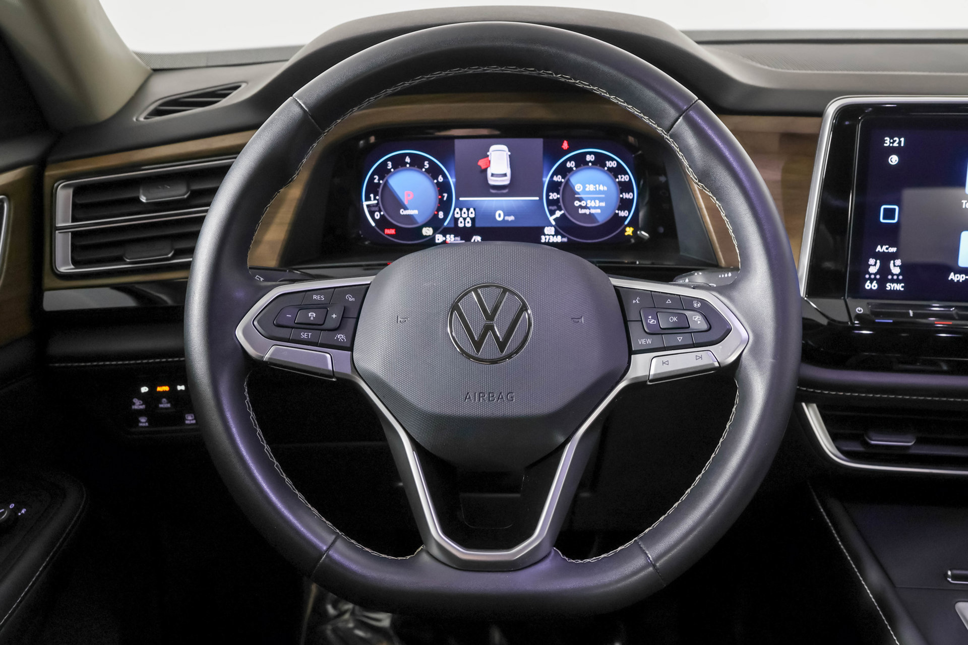 Used 2024 Volkswagen Atlas SE AWD/4WD image 25