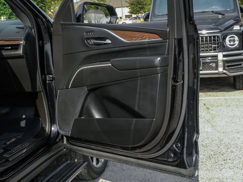 Used 2021 Cadillac Escalade ESV Premium Luxury Platinum AWD/4WD image 55