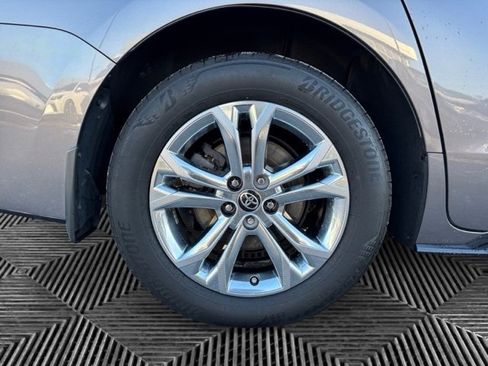 Used 2021 Toyota Sienna Platinum image 33