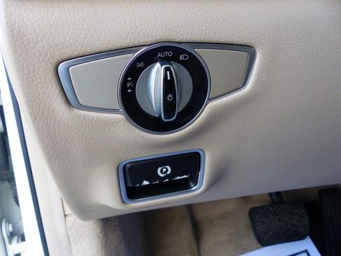 Used 2016 Mercedes-Benz S 550 4MATIC Sedan image 19