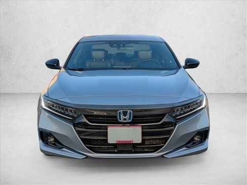 Used 2022 Honda Accord Sport image 2