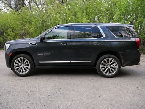 Used 2022 GMC Yukon Denali w/ Denali Premium Package AWD/4WD image 4