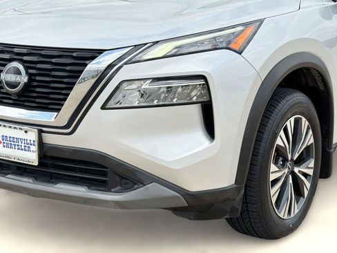 Used 2023 Nissan Rogue SV image 11