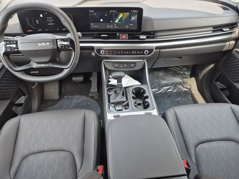 New 2027 Kia Carnival SX w/ Dark Edition Package FWD image 12