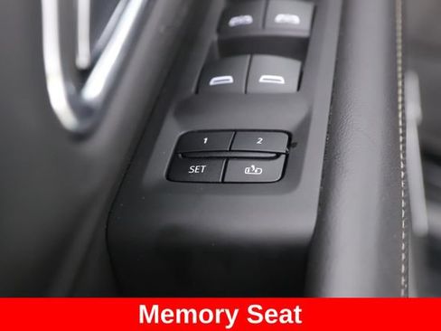 Used 2023 GMC Yukon XL SLT w/ SLT Luxury Package AWD/4WD image 20