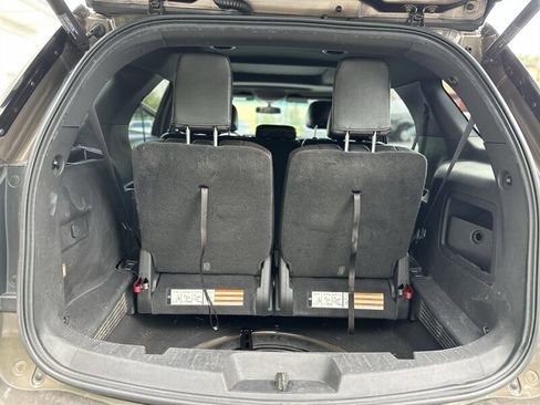 Used 2015 Ford Explorer XLT w/ Equipment Group 202B AWD/4WD image 13