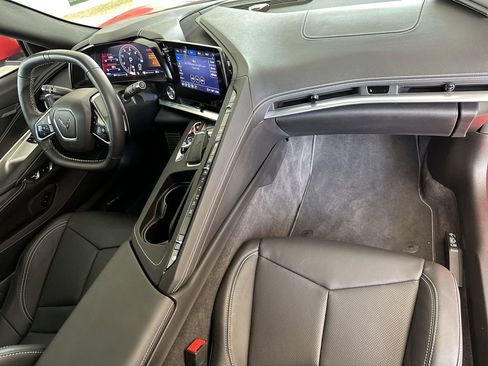 Used 2022 Chevrolet Corvette Stingray Coupe w/ 1LT RWD image 17