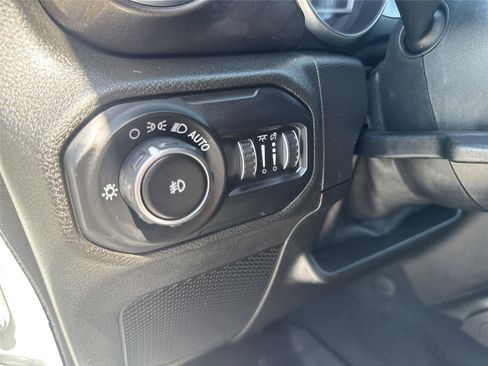 Used 2019 Jeep Wrangler Unlimited Sahara AWD/4WD image 24