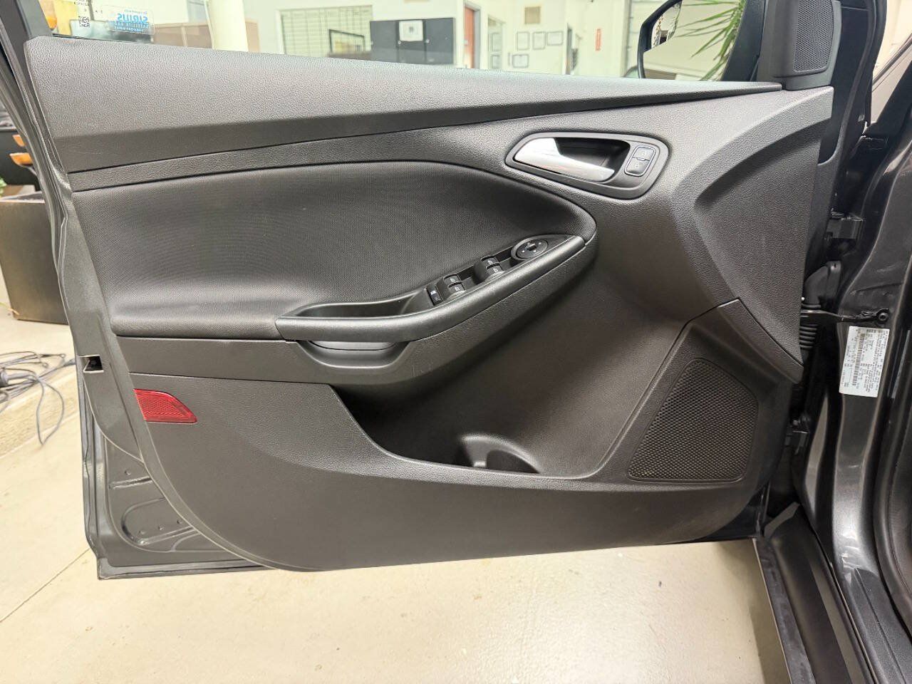 Used 2017 Ford Focus SE FWD image 10