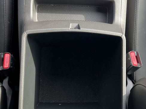 Used 2024 Kia Carnival EX image 30