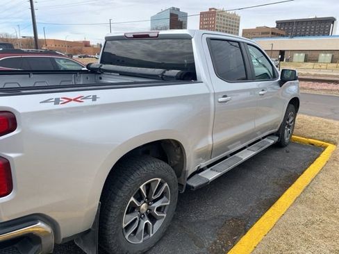 Used 2022 Chevrolet Silverado 1500 LT image 4