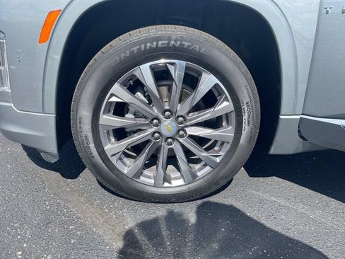 Used 2023 Chevrolet Traverse Premier w/ LPO, Floor Liner Package AWD/4WD image 31
