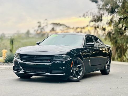Used 2022 Dodge Charger SXT w/ Blacktop Package RWD image 1