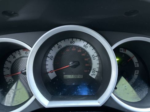 Used 2015 Toyota Tacoma V6 w/ SR5 Package image 17