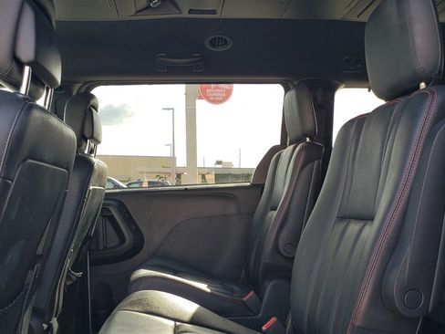 Used 2017 Dodge Grand Caravan GT FWD image 15