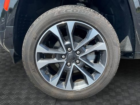 Used 2023 Jeep Grand Cherokee Overland w/ Adv Protech Group III AWD/4WD image 15
