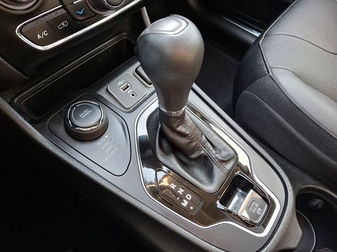 Certified 2019 Jeep Cherokee Limited image 15