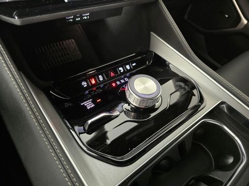 New 2026 Jeep Grand Wagoneer image 24