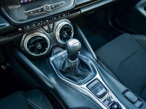 Used 2021 Chevrolet Camaro LT image 26