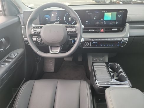 Certified 2025 Hyundai Ioniq 5 SEL image 6