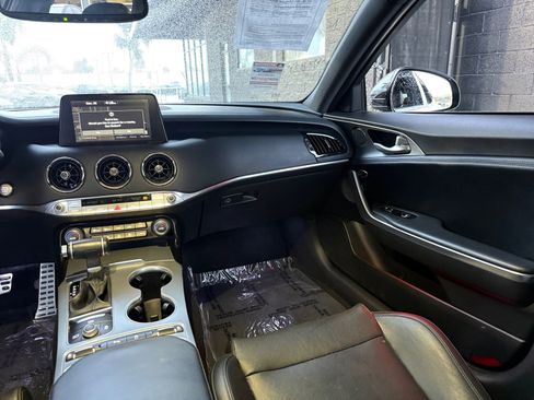 Used 2019 Kia Stinger GT1 image 21