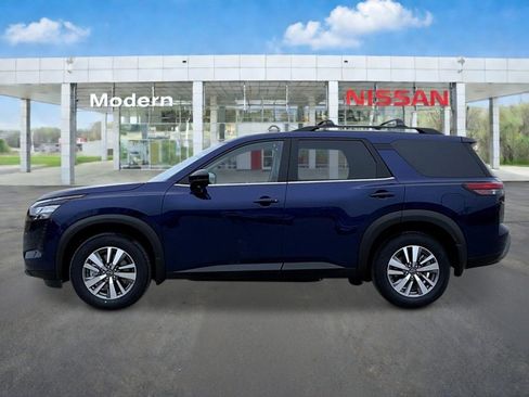 New 2026 Nissan Pathfinder SL AWD/4WD image 2
