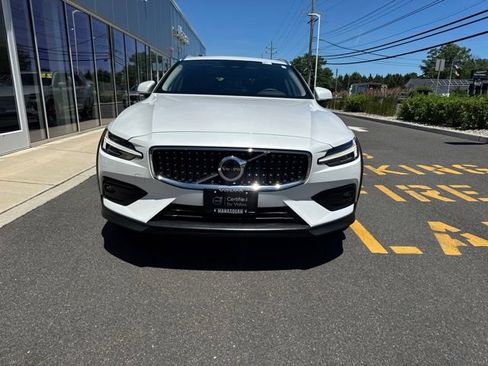 Used 2025 Volvo V60 B5 Cross Country Plus AWD/4WD image 7