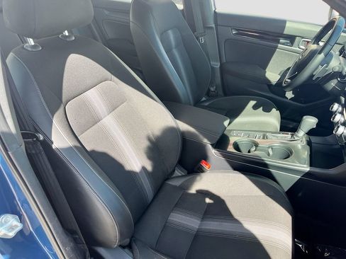 Used 2025 Honda Civic Sport image 28