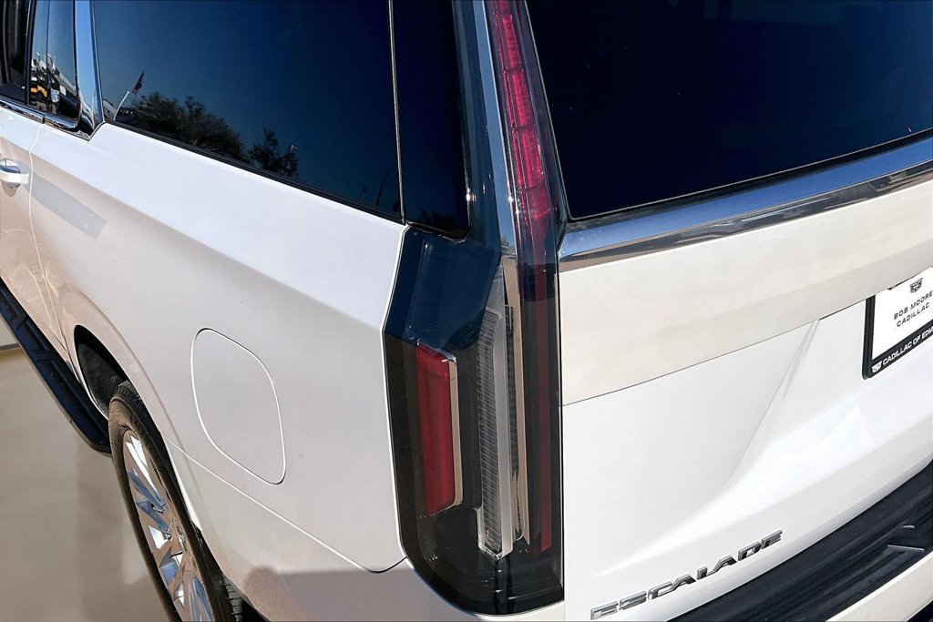 Used 2023 Cadillac Escalade ESV Premium Luxury w/ LPO, Floor Liner Package AWD/4WD image 33