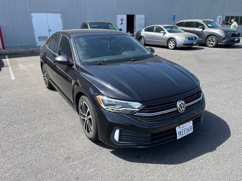 Used 2024 Volkswagen Jetta Sport FWD image 2