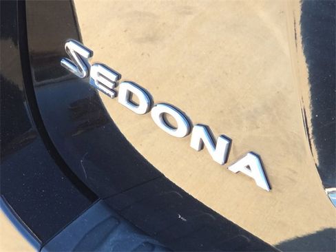 Used 2019 Kia Sedona EX image 10
