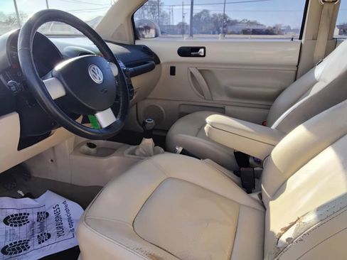 Used 2007 Volkswagen Beetle Coupe w/ Package 2 image 12