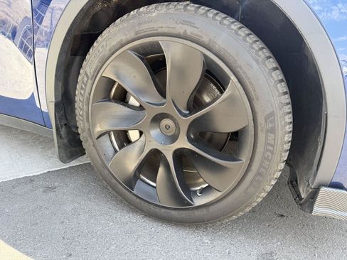 Used 2020 Tesla Model Y Long Range AWD/4WD image 10
