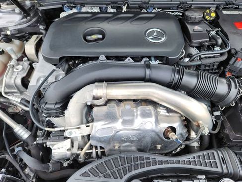 Certified 2024 Mercedes-Benz GLB 250 4MATIC image 22