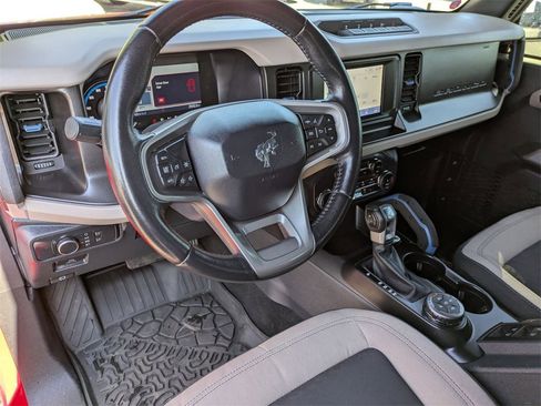 Used 2022 Ford Bronco Wildtrak image 10